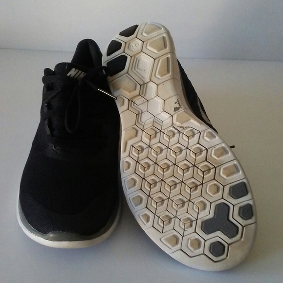 Nike Shoes - Picture 6 of 6